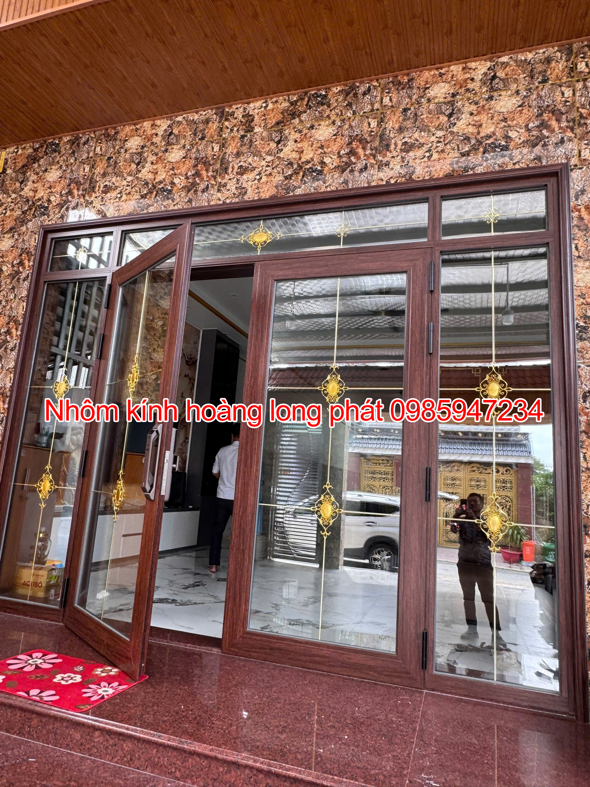 Thi Công Cửa Nhôm Mở Quay 2 Cánh Full Tường Tại Biên Hoà